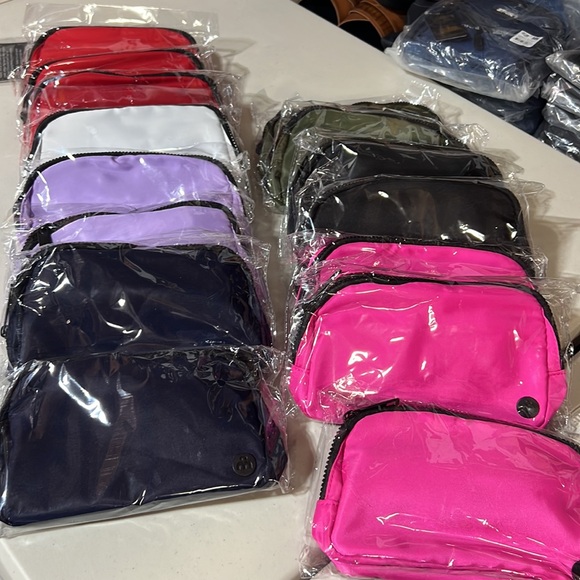 NAVY Lux-Lux Belt Sling Crossbody Bags Fanny Pack Travel Gift Giving NWT - Picture 13 of 14